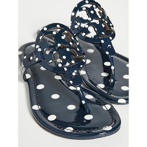 Beautiful patent sandal! Definitely an eye catcher!